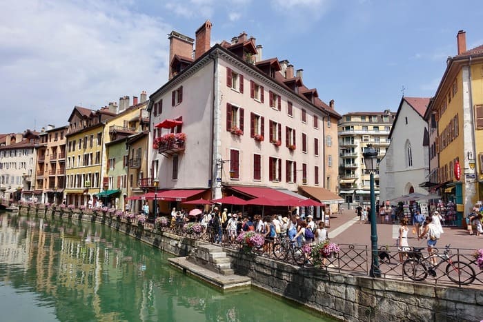 centre ville d'annecy en ballade