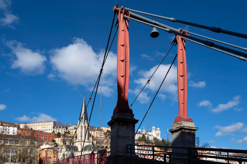 pont à lyon au dessus de la saone